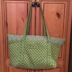 Vera Bradley travel style bag